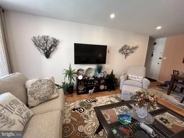 Falls Church, VA 22041,3245 RIO DR #204