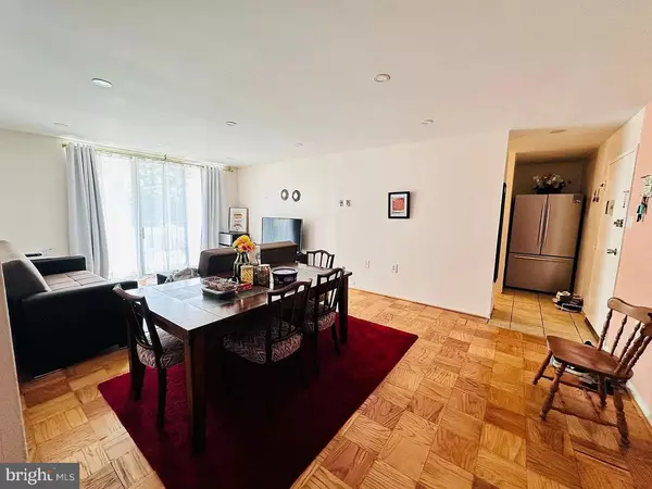 Falls Church, VA 22041,3245 RIO DR #204