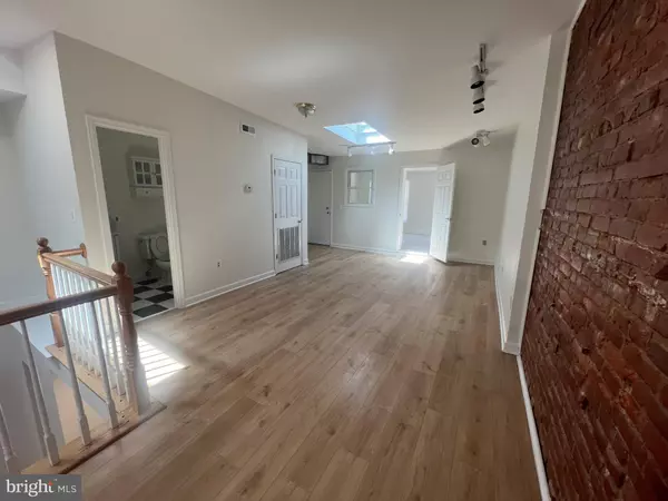 Washington, DC 20002,1324 NE H ST NE #2