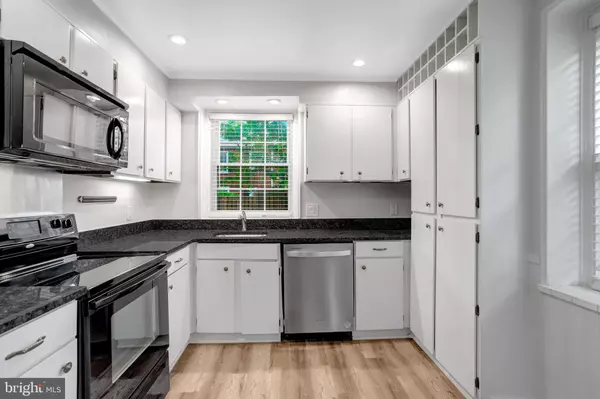 Arlington, VA 22206,3004 S COLUMBUS ST S #A2