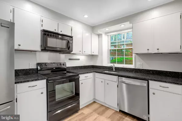 Arlington, VA 22206,3004 S COLUMBUS ST S #A2