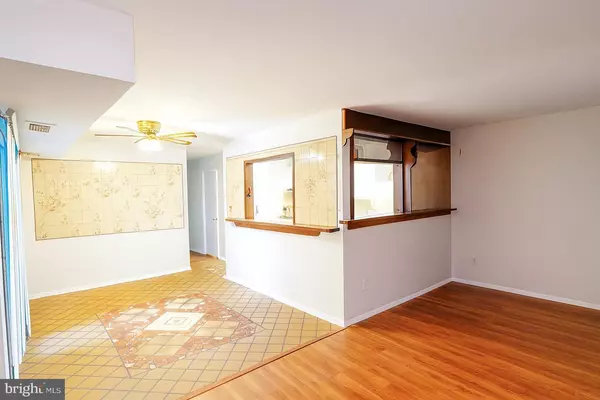 Falls Church, VA 22042,2906 KINGS CHAPEL RD #4