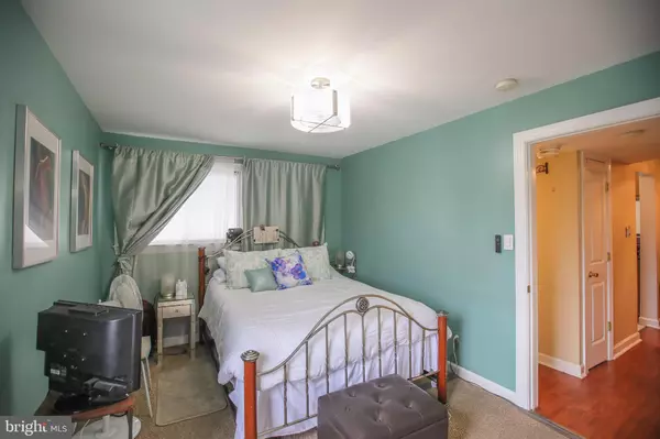 Washington, DC 20032,717 BRANDYWINE ST SE #303