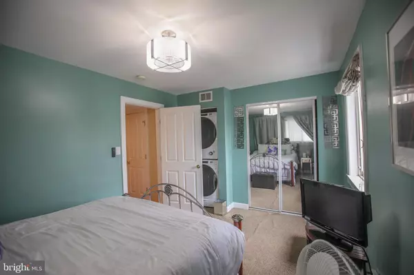 Washington, DC 20032,717 BRANDYWINE ST SE #303