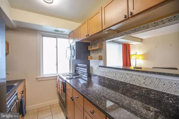 Washington, DC 20032,717 BRANDYWINE ST SE #303