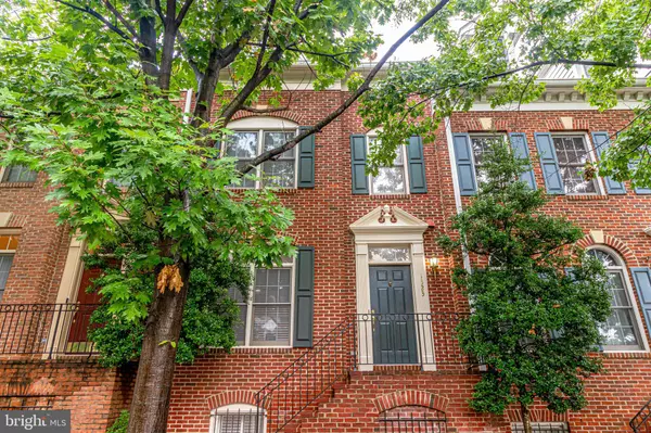 Arlington, VA 22201,1323 N BARTON ST