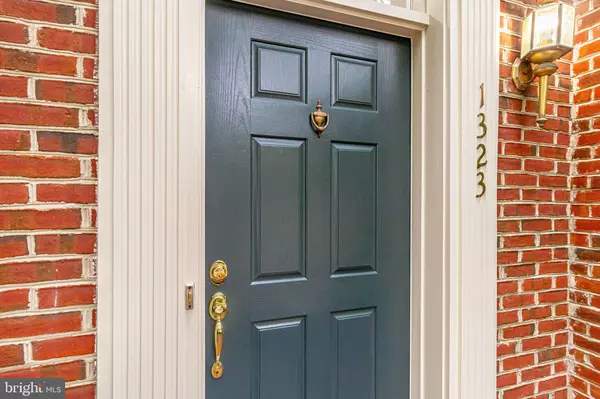 Arlington, VA 22201,1323 N BARTON ST