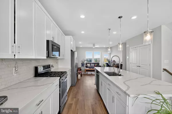 Dumfries, VA 22026,17292 TURNSTONE DR