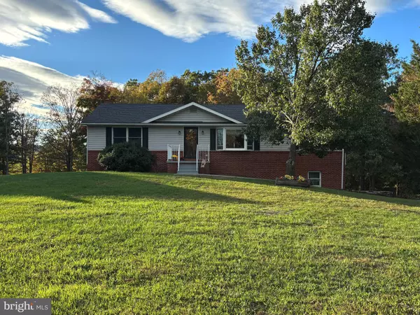 25 NELSON LN, Berkeley Springs, WV 25411