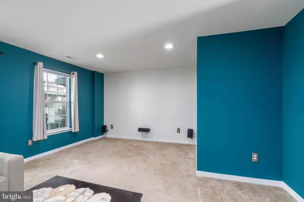 Sicklerville, NJ 08081,147 VILLAGE GREEN LN