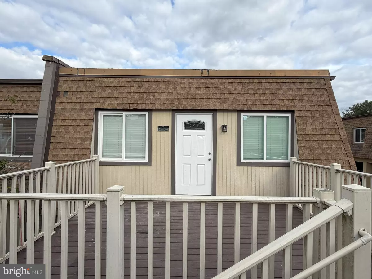 Alexandria, VA 22309,3804 EL CERRITO PL #4E