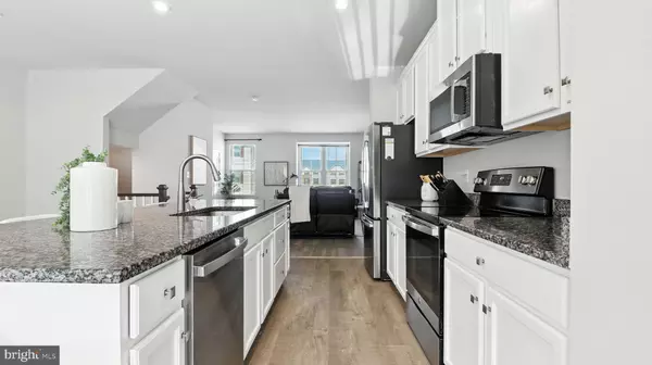 Laurel, MD 20708,117 HAWLINGS RIVER RD