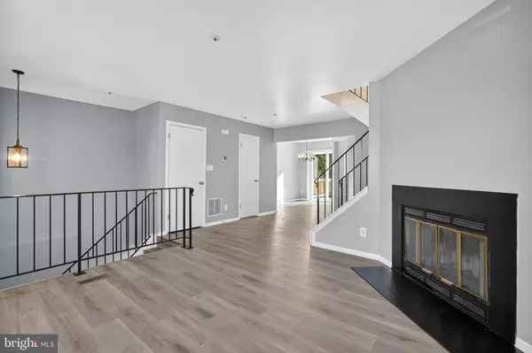 District Heights, MD 20747,5203 HIL MAR DR