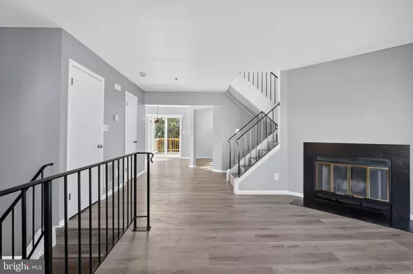 District Heights, MD 20747,5203 HIL MAR DR