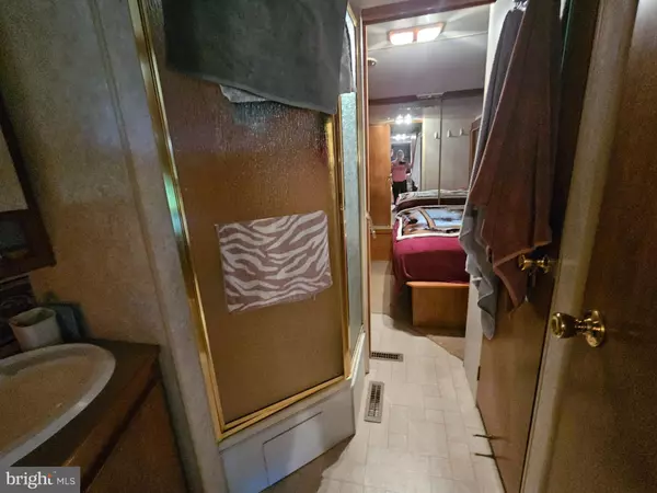 Earleville, MD 21919,333,332 COMANCHE DR #GLEN 1