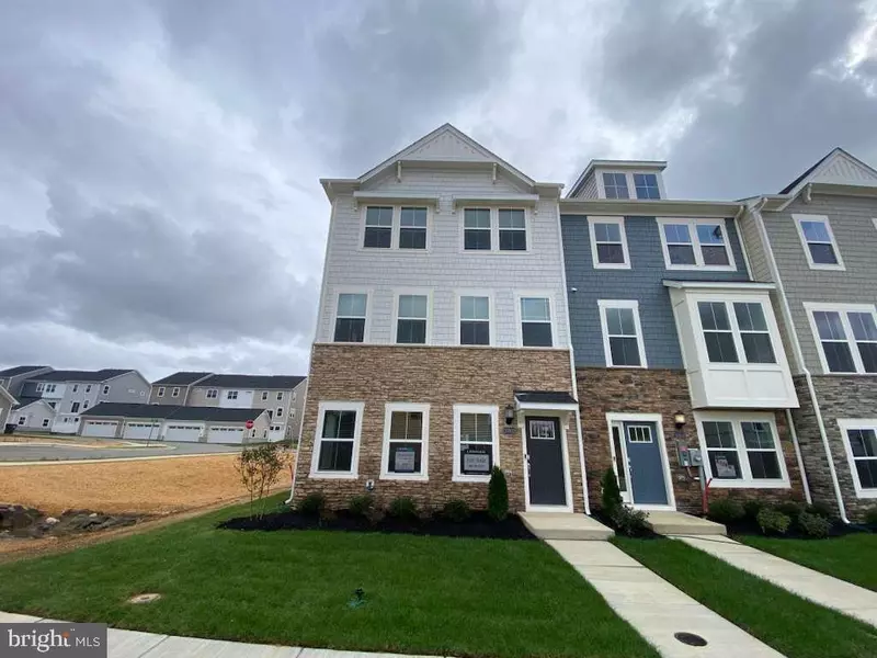 10602 ROUNDSTONE LN, White Plains, MD 20695