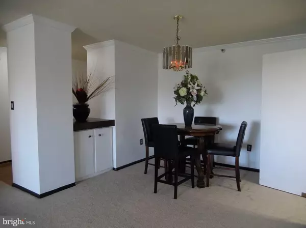 Silver Spring, MD 20906,15101 INTERLACHEN DR #1-823