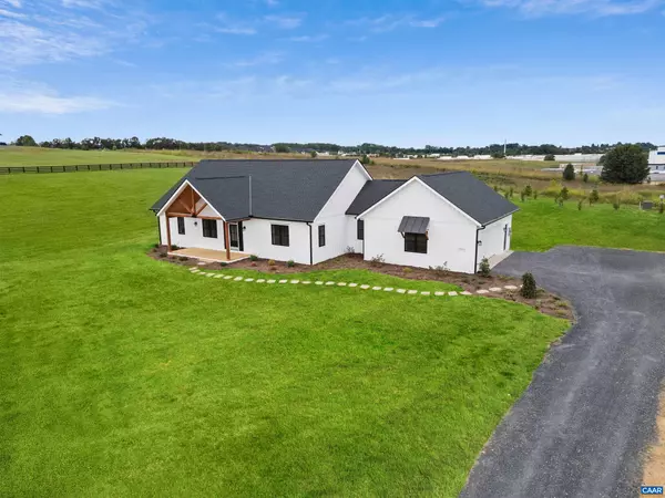 1416 LADD RD, Waynesboro, VA 22980