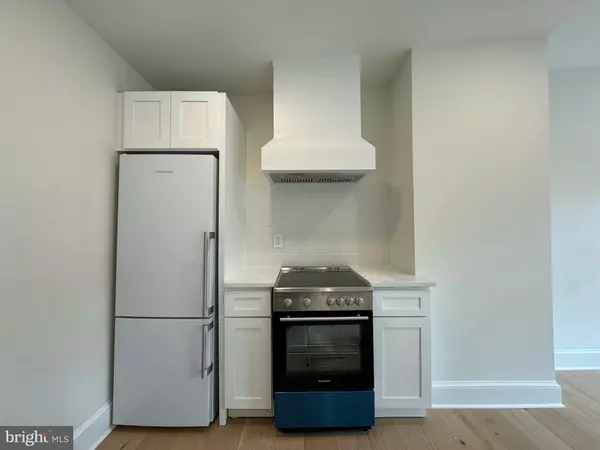 Philadelphia, PA 19130,1703 GREEN ST #6