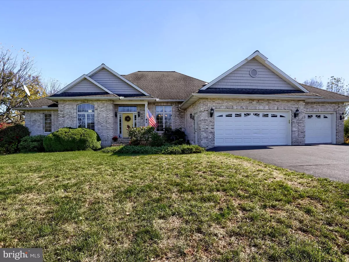 Carlisle, PA 17015,9 E LINDEN DR E