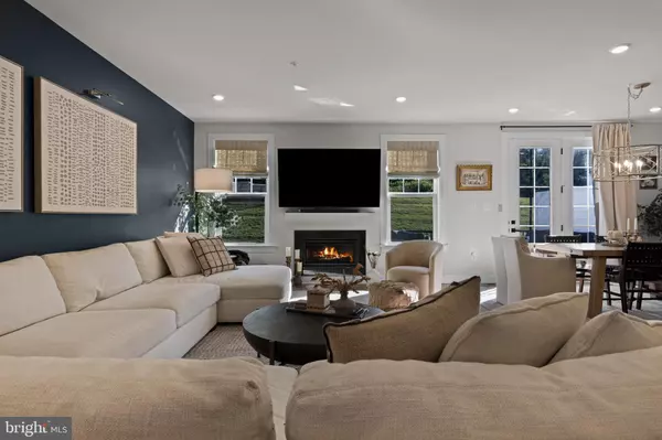 Media, PA 19063,329 W PONDS EDGE DR