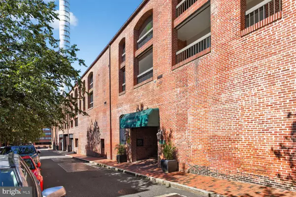 3225 GRACE ST NW #108, Washington, DC 20007