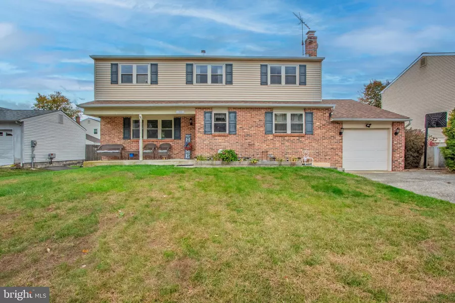 12 MARTIN DR, Newark, DE 19713