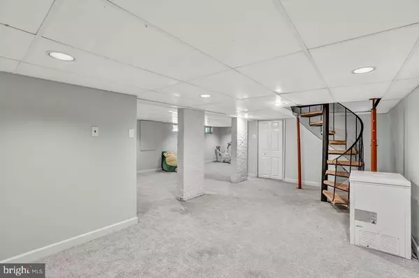 Woodbury, NJ 08096,51 N. EVERGREEN AVENUE