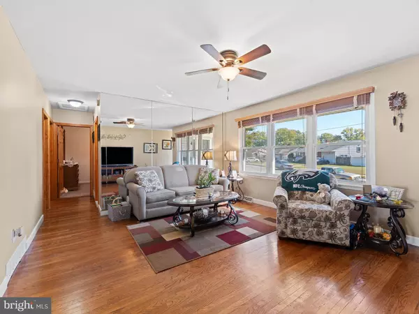 Magnolia, NJ 08049,13 MALIBU DR