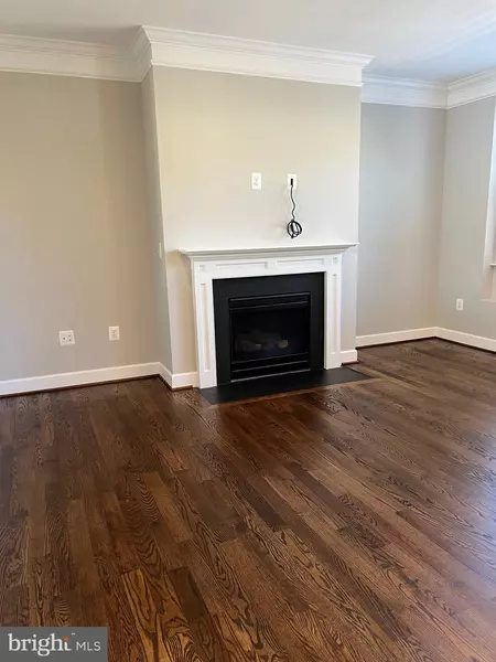 3151 STONE OAK PL, Oakton, VA 22124