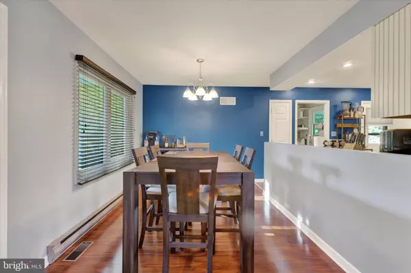 Mechanicsburg, PA 17050,42 HONEYSUCKLE DRIVE