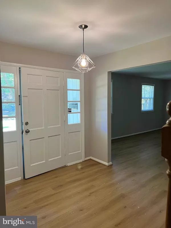 Annandale, VA 22003,3900 IVYDALE DR