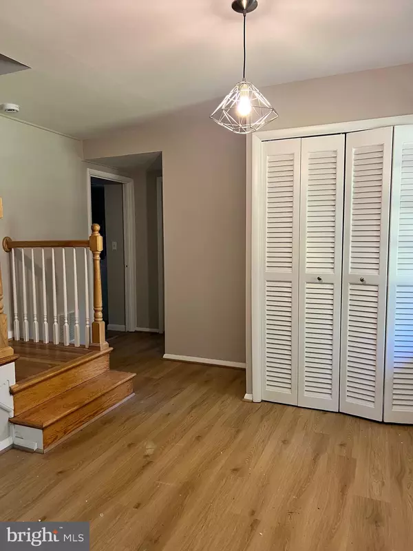 Annandale, VA 22003,3900 IVYDALE DR