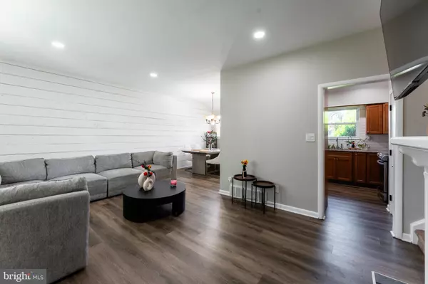 Somerdale, NJ 08083,20 TILFORD RD