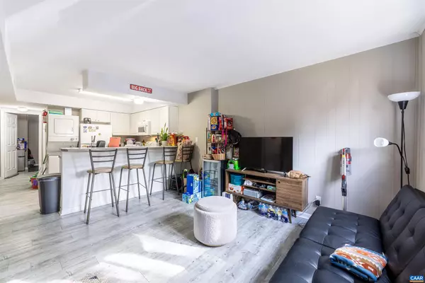 2100 JEFFERSON PARK AVE #10,  Charlottesville,  VA 22903