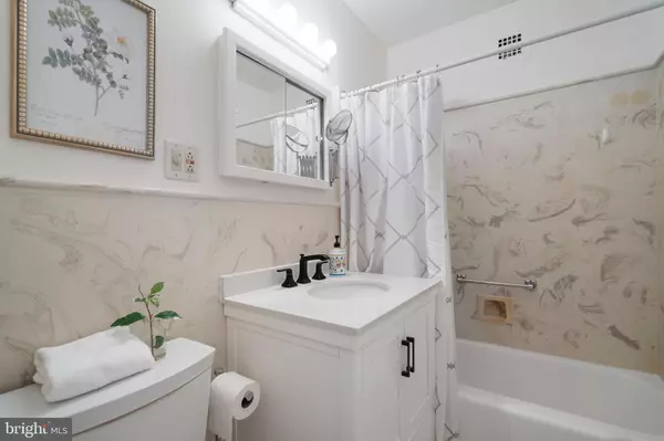 Arlington, VA 22201,3000 SPOUT RUN PKWY #D305