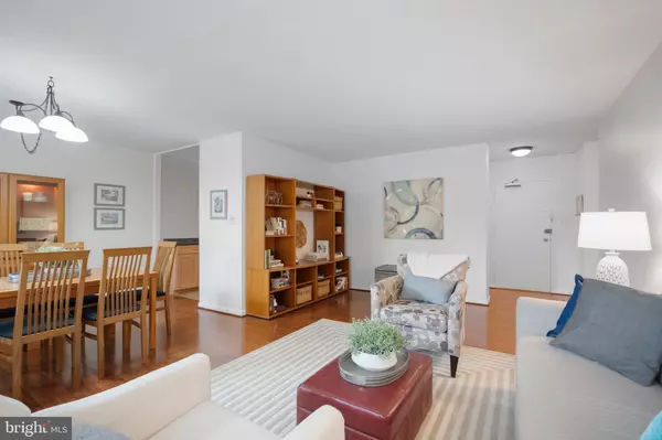 3000 SPOUT RUN PKWY #D305, Arlington, VA 22201