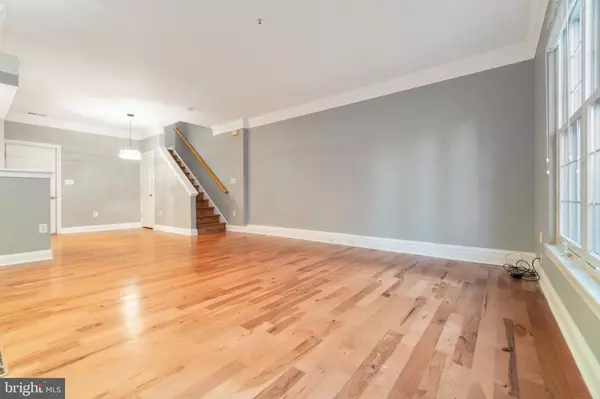 Gaithersburg, MD 20878,104 BUCKSFIELD RD #104