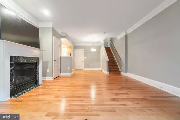 Gaithersburg, MD 20878,104 BUCKSFIELD RD #104