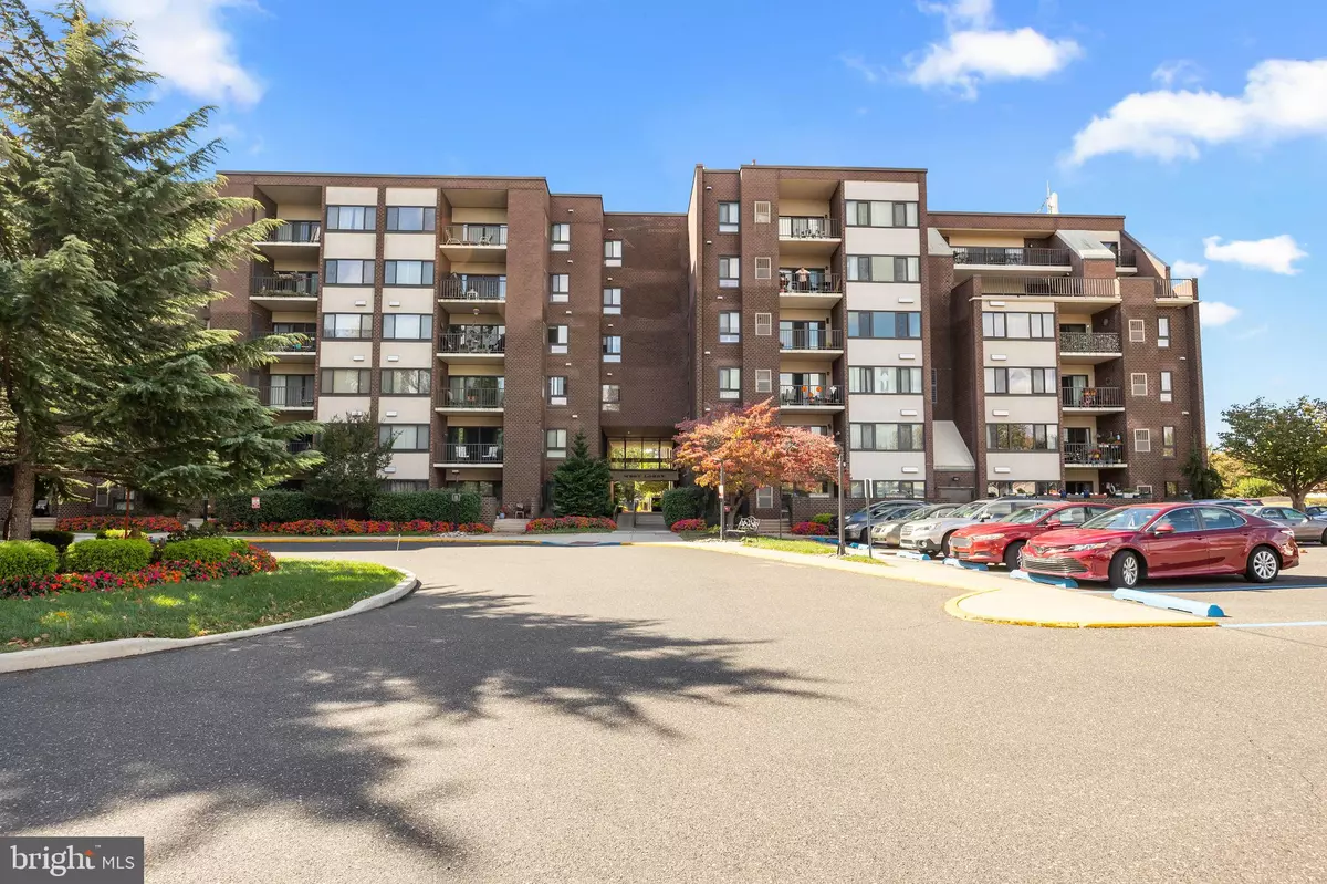 Philadelphia, PA 19114,5100-00 CONVENT LN #118