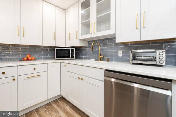 Philadelphia, PA 19130,2401-00 PENNSYLVANIA AVE #18C41