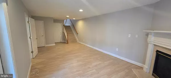 Sterling, VA 20165,47565 ROYAL BURNHAM TER