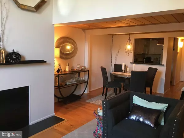 Philadelphia, PA 19130,870 N 28TH ST #210