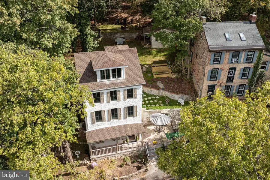 12 WEEDEN ST, Lambertville, NJ 08530