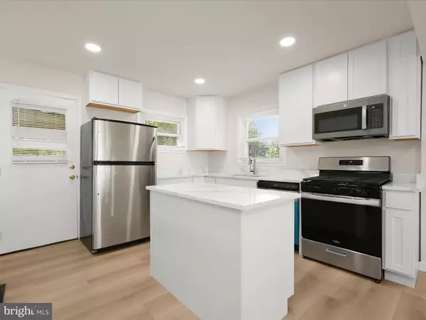 Baltimore, MD 21225,15 W BRISTOL AVE