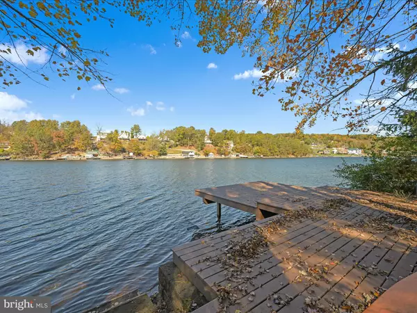 Auburn, PA 17922,649 WYNONAH DR