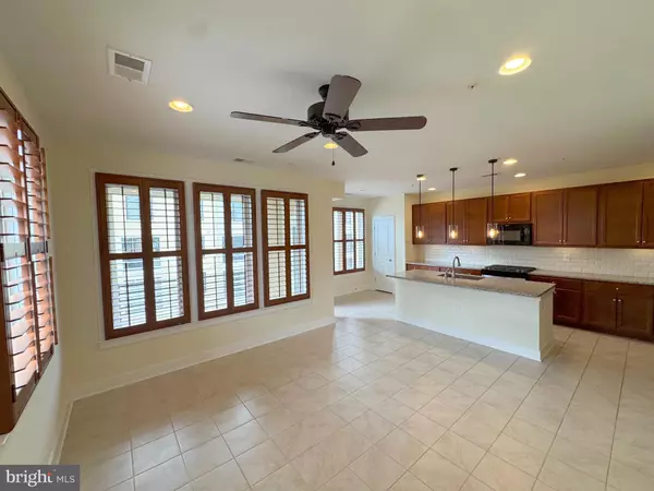 Alexandria, VA 22301,620 MCKENZIE AVE