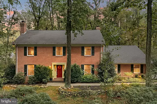 811 LAUREL WOODS LN, Hanover, PA 17331