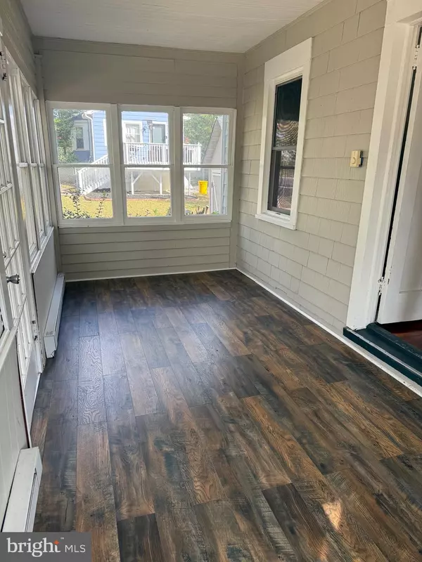 Audubon, NJ 08106,332 W MERCHANT ST