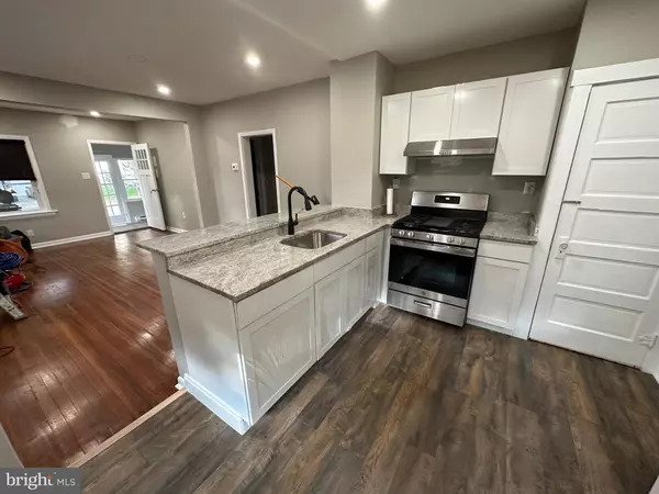 Audubon, NJ 08106,332 W MERCHANT ST